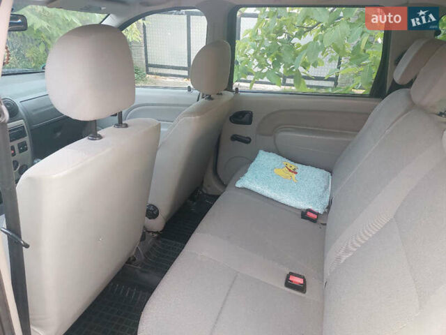 Дачія Логан МСВ, об'ємом двигуна 1.6 л та пробігом 150 тис. км за 5700 $, фото 17 на Automoto.ua