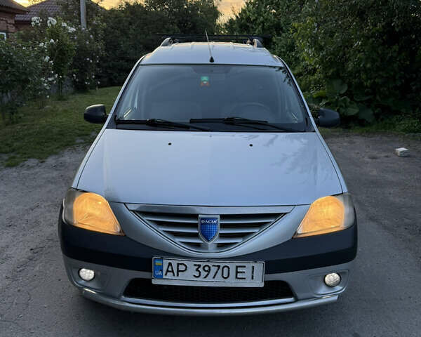 Серый Дачия Логан МСВ, объемом двигателя 1.6 л и пробегом 240 тыс. км за 3850 $, фото 1 на Automoto.ua