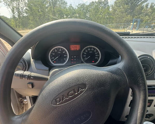 Сірий Дачія Логан МСВ, об'ємом двигуна 1.6 л та пробігом 313 тис. км за 3850 $, фото 11 на Automoto.ua