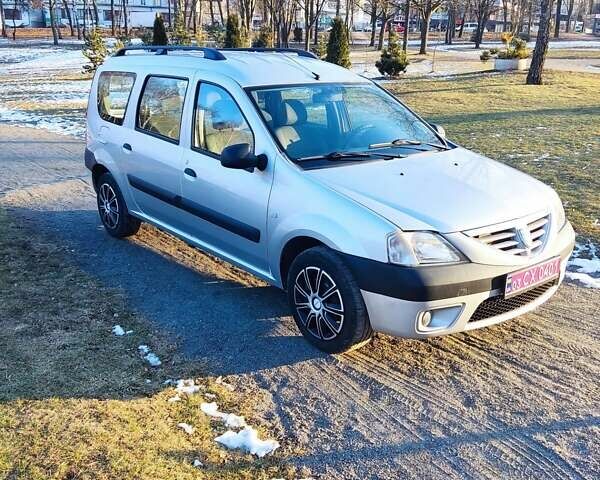 Серый Дачия Логан МСВ, объемом двигателя 1.6 л и пробегом 200 тыс. км за 6300 $, фото 9 на Automoto.ua