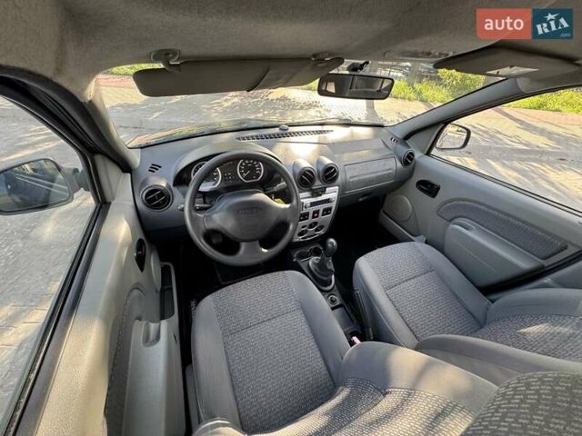 Серый Дачия Логан МСВ, объемом двигателя 1.6 л и пробегом 232 тыс. км за 5600 $, фото 11 на Automoto.ua