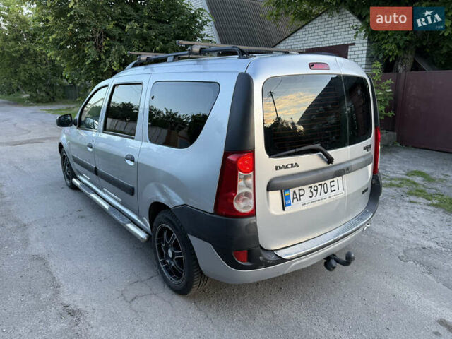 Серый Дачия Логан МСВ, объемом двигателя 1.6 л и пробегом 240 тыс. км за 3850 $, фото 5 на Automoto.ua