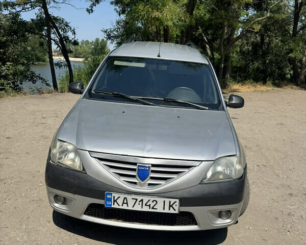 Сірий Дачія Логан МСВ, об'ємом двигуна 1.6 л та пробігом 313 тис. км за 3850 $, фото 1 на Automoto.ua