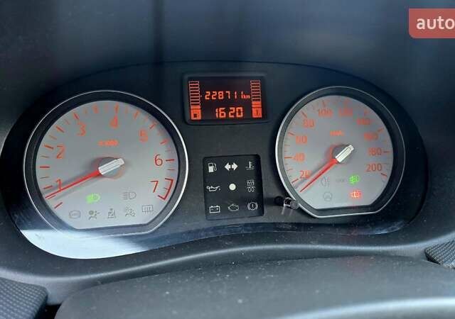 Серый Дачия Логан МСВ, объемом двигателя 1.6 л и пробегом 228 тыс. км за 6799 $, фото 46 на Automoto.ua