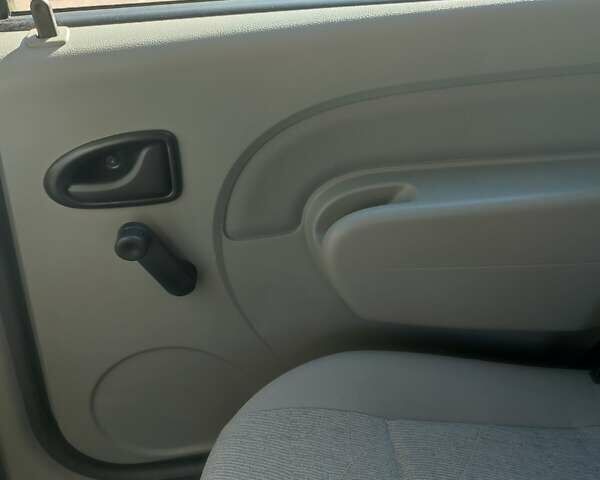 Сірий Дачія Логан МСВ, об'ємом двигуна 1.4 л та пробігом 159 тис. км за 5800 $, фото 25 на Automoto.ua