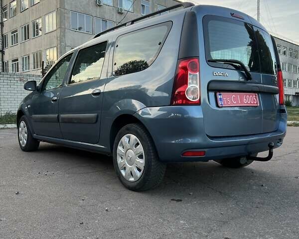 Серый Дачия Логан МСВ, объемом двигателя 1.6 л и пробегом 255 тыс. км за 6500 $, фото 2 на Automoto.ua