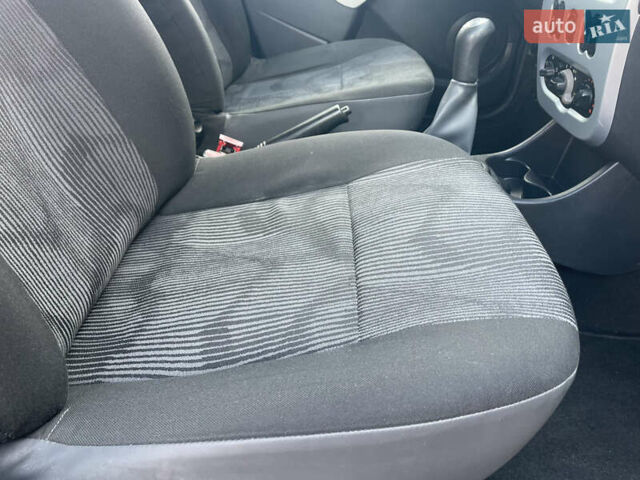 Сірий Дачія Логан МСВ, об'ємом двигуна 1.6 л та пробігом 124 тис. км за 6500 $, фото 13 на Automoto.ua