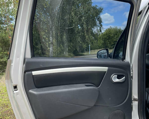 Сірий Дачія Логан МСВ, об'ємом двигуна 1.5 л та пробігом 227 тис. км за 7000 $, фото 36 на Automoto.ua