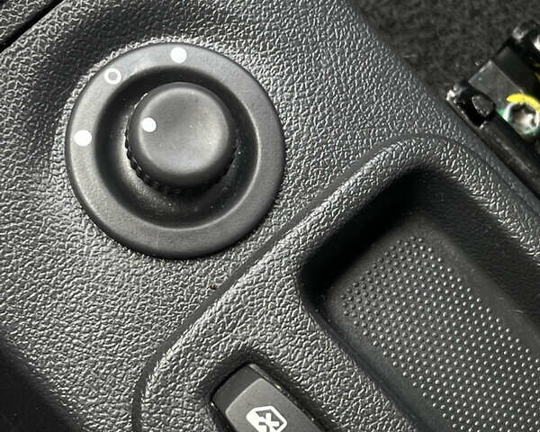 Сірий Дачія Логан МСВ, об'ємом двигуна 1.5 л та пробігом 227 тис. км за 7000 $, фото 56 на Automoto.ua