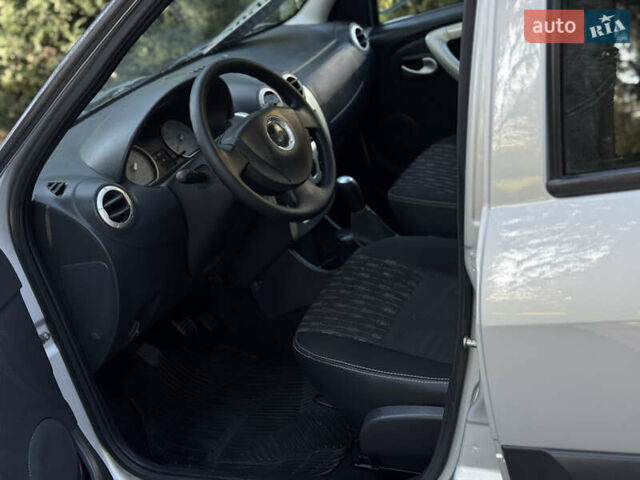 Сірий Дачія Логан МСВ, об'ємом двигуна 1.6 л та пробігом 125 тис. км за 6550 $, фото 11 на Automoto.ua
