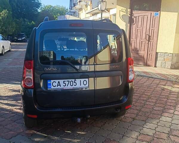 Серый Дачия Логан МСВ, объемом двигателя 1.6 л и пробегом 315 тыс. км за 6000 $, фото 4 на Automoto.ua