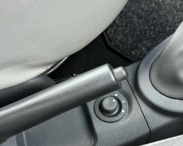 Синий Дачия Логан МСВ, объемом двигателя 1.6 л и пробегом 192 тыс. км за 5899 $, фото 19 на Automoto.ua