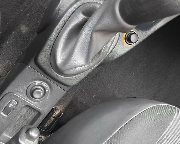 Синий Дачия Логан МСВ, объемом двигателя 1.6 л и пробегом 219 тыс. км за 5200 $, фото 35 на Automoto.ua