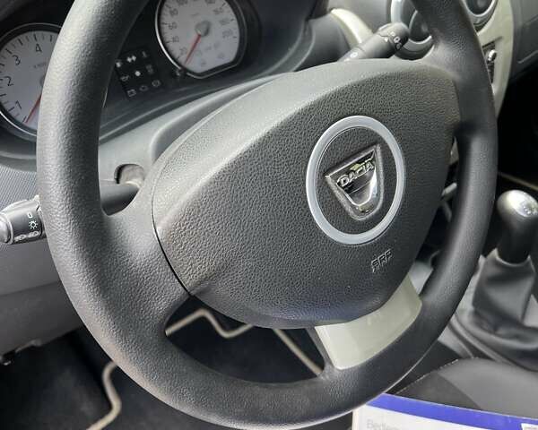 Синий Дачия Логан МСВ, объемом двигателя 1.6 л и пробегом 180 тыс. км за 6200 $, фото 30 на Automoto.ua