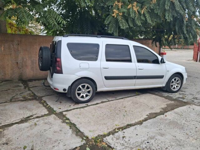 Белый Дачия Логан, объемом двигателя 1.6 л и пробегом 252 тыс. км за 6000 $, фото 3 на Automoto.ua