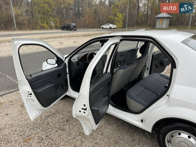 Белый Дачия Логан, объемом двигателя 1.4 л и пробегом 97 тыс. км за 3999 $, фото 10 на Automoto.ua