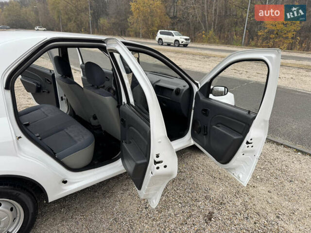 Белый Дачия Логан, объемом двигателя 1.4 л и пробегом 97 тыс. км за 3999 $, фото 12 на Automoto.ua