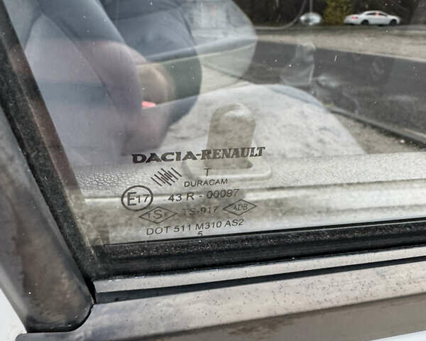 Белый Дачия Логан, объемом двигателя 1.4 л и пробегом 97 тыс. км за 3999 $, фото 34 на Automoto.ua