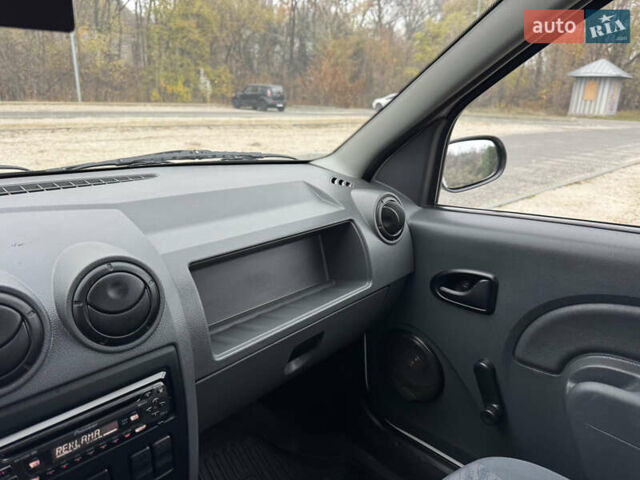 Белый Дачия Логан, объемом двигателя 1.4 л и пробегом 97 тыс. км за 3999 $, фото 25 на Automoto.ua