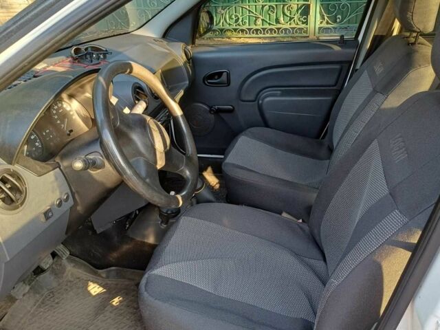 Білий Дачія Logan, об'ємом двигуна 1.4 л та пробігом 166 тис. км за 3600 $, фото 5 на Automoto.ua