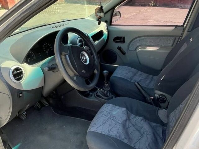 Білий Дачія Logan, об'ємом двигуна 1.4 л та пробігом 174 тис. км за 3200 $, фото 6 на Automoto.ua