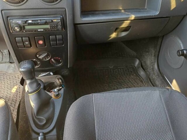 Білий Дачія Logan, об'ємом двигуна 1.4 л та пробігом 166 тис. км за 3600 $, фото 11 на Automoto.ua