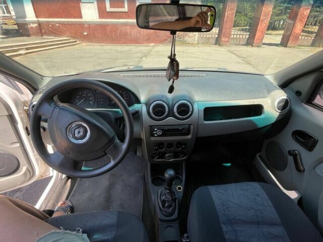 Білий Дачія Logan, об'ємом двигуна 1.4 л та пробігом 174 тис. км за 3200 $, фото 10 на Automoto.ua