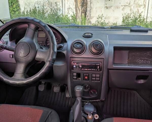 Белый Дачия Логан, объемом двигателя 1.4 л и пробегом 247 тыс. км за 3100 $, фото 6 на Automoto.ua