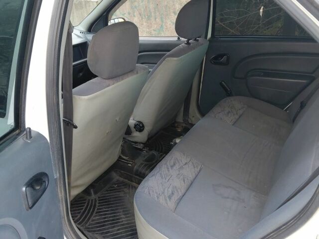 Дачія Logan 2006 у Дніпро (Дніпропетровську) на Automoto.ua Білий Дачія Logan, об'ємом двигуна 1.4 л та пробігом 405 тис. км за 2700 $, фото 7 на Automoto.ua