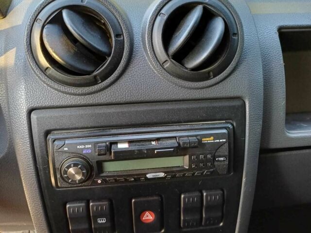 Білий Дачія Logan, об'ємом двигуна 1.4 л та пробігом 166 тис. км за 3600 $, фото 13 на Automoto.ua