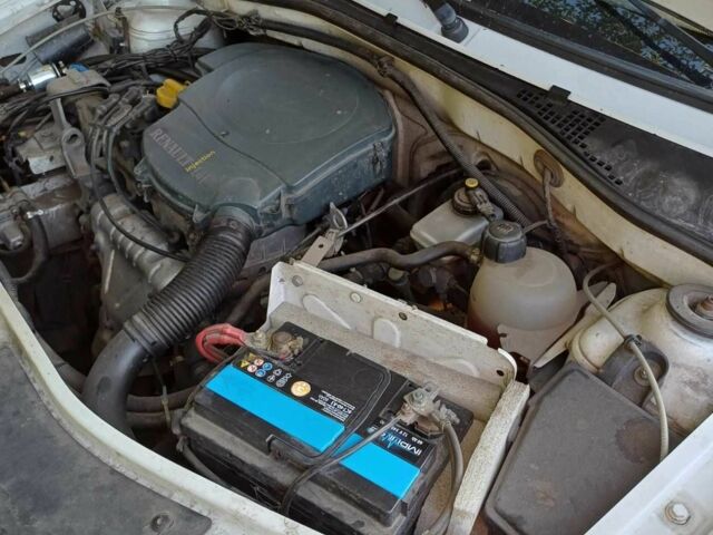 Білий Дачія Logan, об'ємом двигуна 1.4 л та пробігом 166 тис. км за 3600 $, фото 3 на Automoto.ua