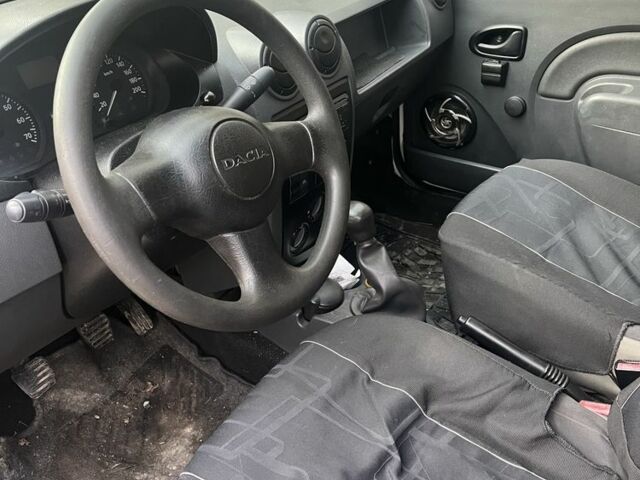 Белый Дачия Логан, объемом двигателя 0 л и пробегом 233 тыс. км за 1999 $, фото 5 на Automoto.ua