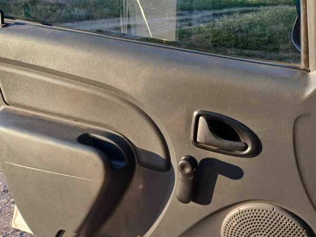 Білий Дачія Logan, об'ємом двигуна 1.4 л та пробігом 166 тис. км за 3600 $, фото 14 на Automoto.ua