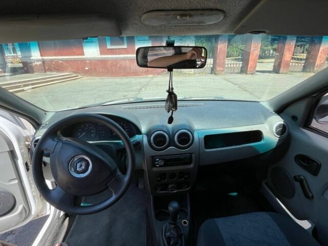 Білий Дачія Logan, об'ємом двигуна 1.4 л та пробігом 174 тис. км за 3200 $, фото 9 на Automoto.ua