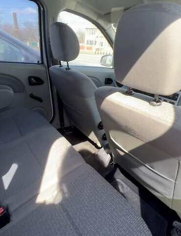 Белый Дачия Логан, объемом двигателя 1.6 л и пробегом 252 тыс. км за 5200 $, фото 2 на Automoto.ua