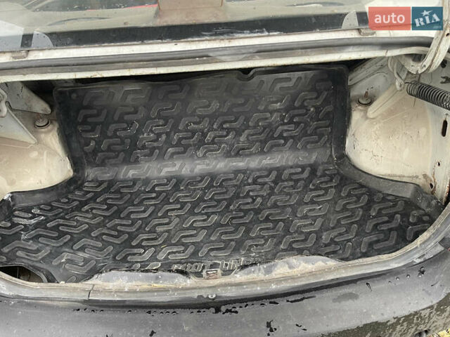 Белый Дачия Логан, объемом двигателя 1.4 л и пробегом 240 тыс. км за 1750 $, фото 13 на Automoto.ua