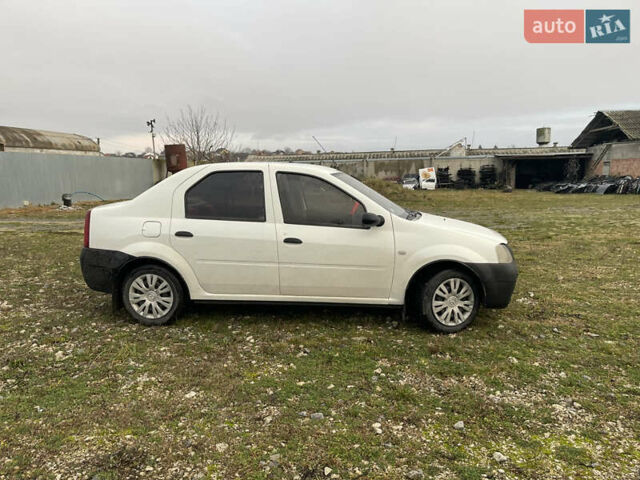 Белый Дачия Логан, объемом двигателя 1.4 л и пробегом 240 тыс. км за 1750 $, фото 8 на Automoto.ua