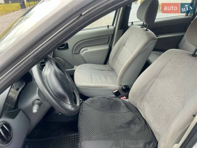 Білий Дачія Logan, об'ємом двигуна 1.6 л та пробігом 302 тис. км за 3800 $, фото 16 на Automoto.ua