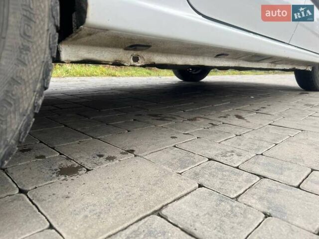 Белый Дачия Логан, объемом двигателя 1.6 л и пробегом 302 тыс. км за 3550 $, фото 6 на Automoto.ua