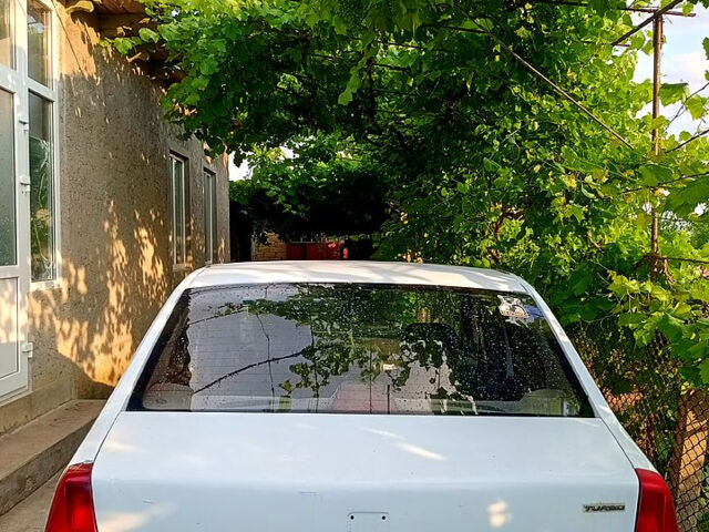 Белый Дачия Логан, объемом двигателя 1.4 л и пробегом 260 тыс. км за 2300 $, фото 6 на Automoto.ua