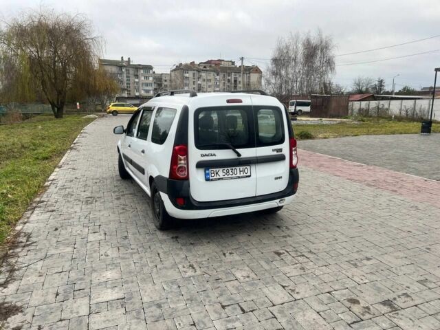 Білий Дачія Logan, об'ємом двигуна 1.6 л та пробігом 302 тис. км за 3800 $, фото 1 на Automoto.ua