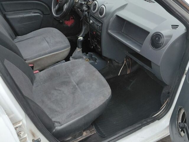 Білий Дачія Logan, об'ємом двигуна 1.4 л та пробігом 845 тис. км за 750 $, фото 7 на Automoto.ua