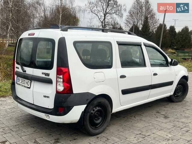 Белый Дачия Логан, объемом двигателя 1.6 л и пробегом 302 тыс. км за 3550 $, фото 4 на Automoto.ua