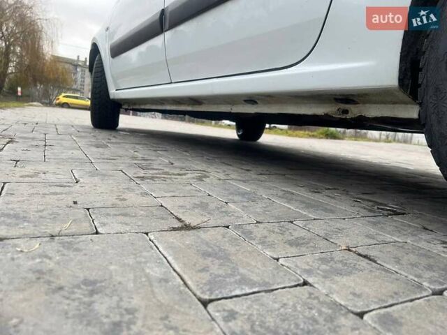 Белый Дачия Логан, объемом двигателя 1.6 л и пробегом 302 тыс. км за 3550 $, фото 9 на Automoto.ua
