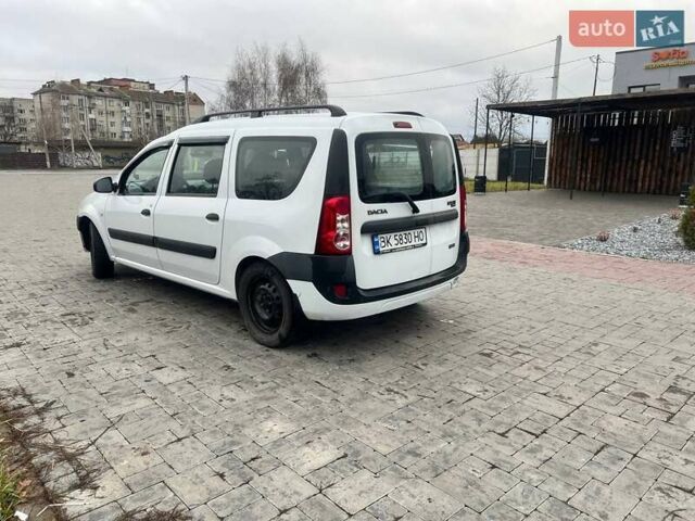 Білий Дачія Logan, об'ємом двигуна 1.6 л та пробігом 302 тис. км за 3800 $, фото 4 на Automoto.ua