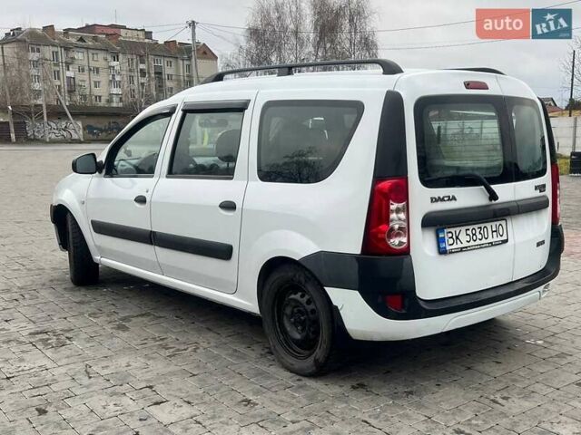 Белый Дачия Логан, объемом двигателя 1.6 л и пробегом 302 тыс. км за 3550 $, фото 7 на Automoto.ua