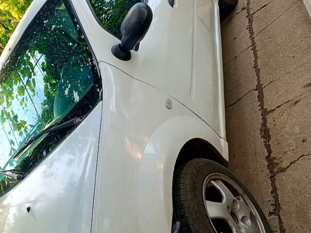 Белый Дачия Логан, объемом двигателя 1.4 л и пробегом 260 тыс. км за 2300 $, фото 4 на Automoto.ua