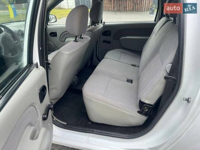 Белый Дачия Логан, объемом двигателя 1.6 л и пробегом 302 тыс. км за 3550 $, фото 13 на Automoto.ua