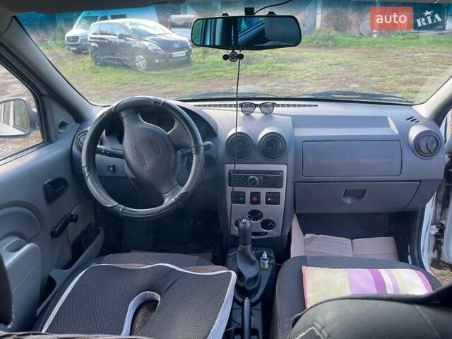 Белый Дачия Логан, объемом двигателя 1.39 л и пробегом 520 тыс. км за 4000 $, фото 6 на Automoto.ua