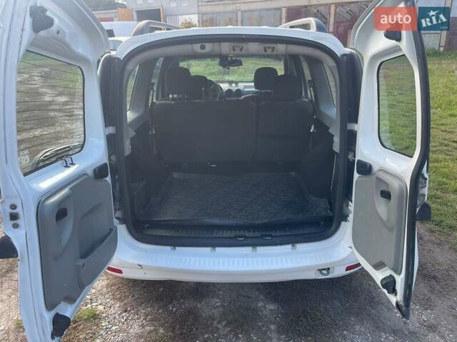 Белый Дачия Логан, объемом двигателя 1.39 л и пробегом 520 тыс. км за 4000 $, фото 3 на Automoto.ua